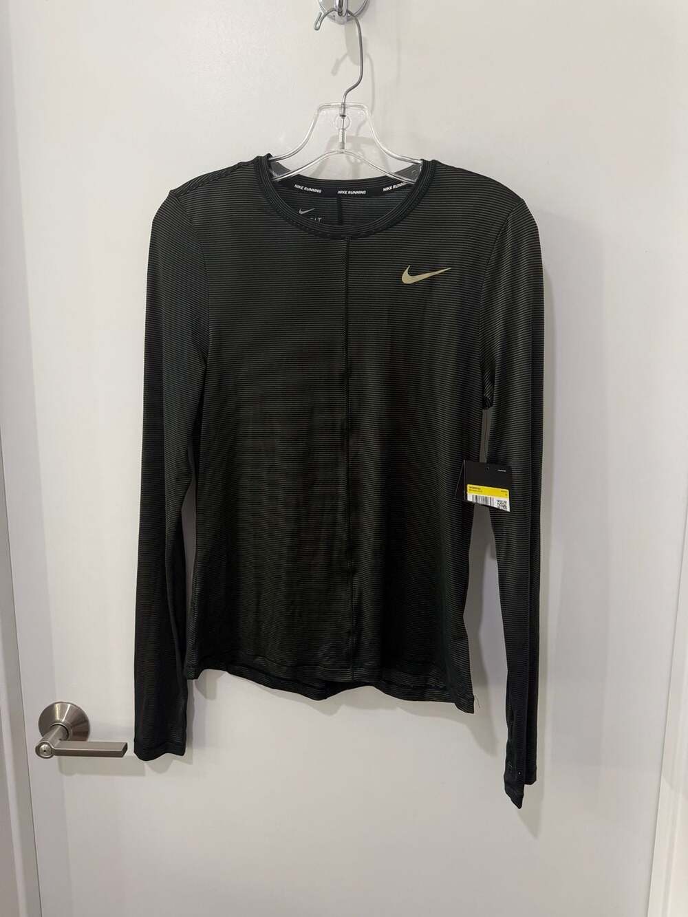 Nike Women's Dri-FIT Run Division Long-Sleeve Running Top, Black Striped
